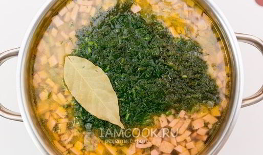 суп с колбасой и вермишелью