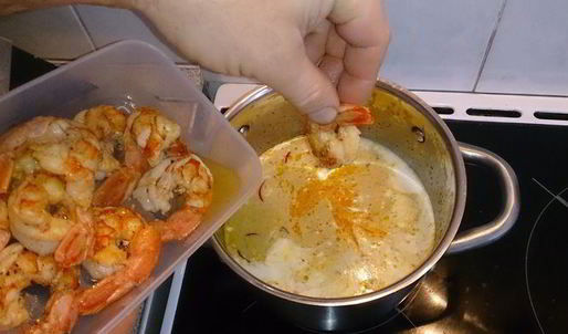 суп том ям c тигровыми креветками