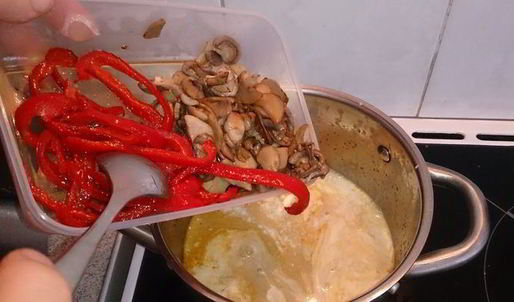 суп том ям c тигровыми креветками