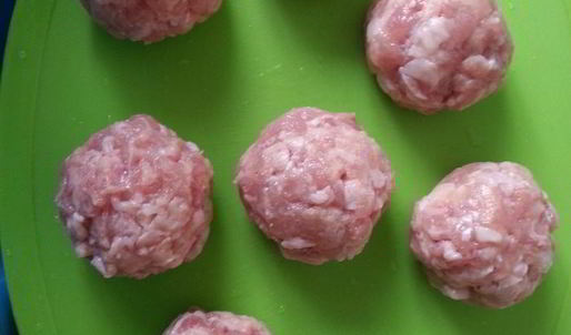 сырно-чесночный суп с фрикадельками