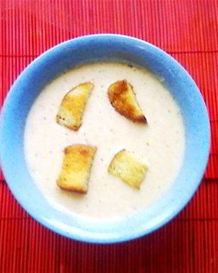 Сырный суп с гренками