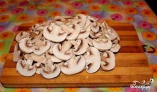 сырный суп с курицей и грибами