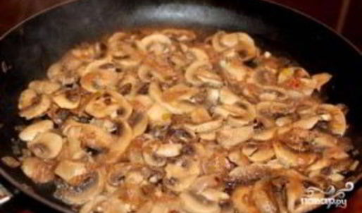 сырный суп с курицей и грибами