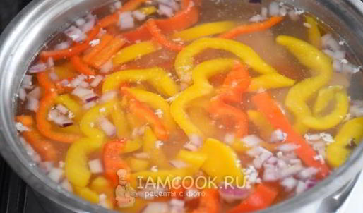 сырный суп с курицей и вермишелью