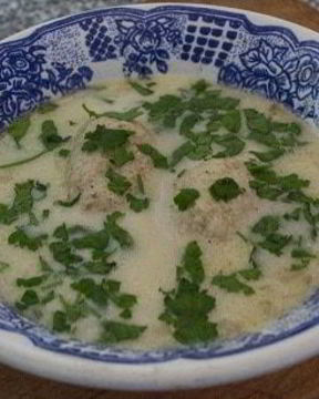 Сырный суп с рисом и куриными кнелями