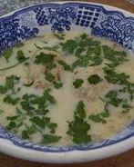 Сырный суп с рисом и куриными кнелями