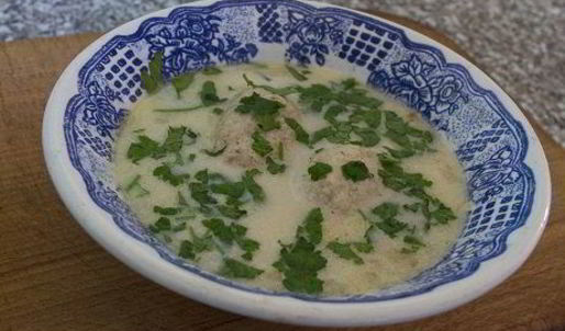 сырный суп с рисом и куриными кнелями