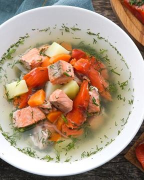 Домашняя уха со слабосоленой неркой