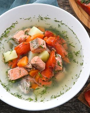 Домашняя уха со слабосоленой неркой