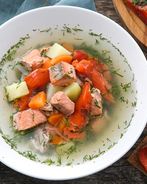 Домашняя уха со слабосоленой неркой