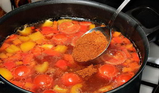 острый рыбный суп — уха с венгерским акцентом