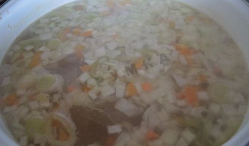 рыбный суп уха из минтая