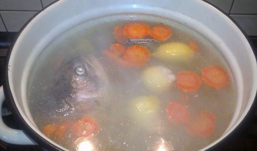 уха из хвостов лосося