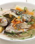 Уха из речной рыбы с корнем пастернака