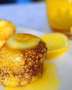 Блинчики с апельсиново-лимонным соусом