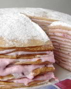 Блинчики с творогом и клубникой