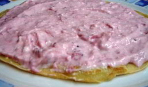 блинчики с творогом и клубникой