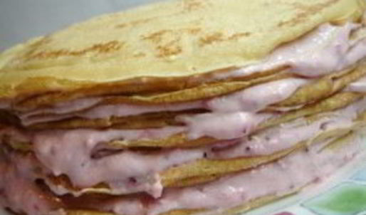 блинчики с творогом и клубникой