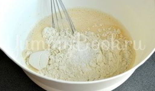 блинчики с творогом, запеченные в сметане