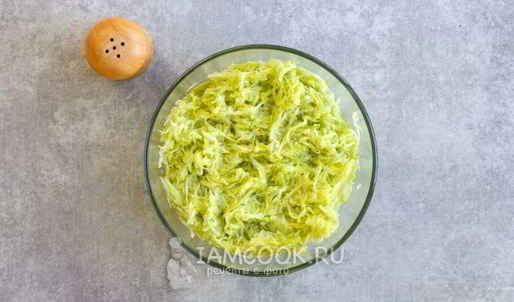 блины из кабачков с сыром и зеленью