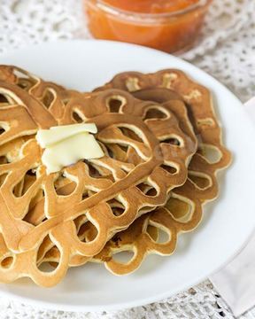 Блины на кефире с кипятком тонкие ажурные