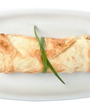 Гречневые блины с яйцами, ветчиной и грюйером