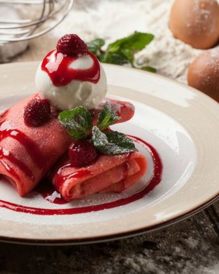 Рецепт малиновых блинов с мороженым и рикоттой