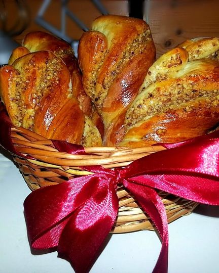 Рецепт булочек с грецкими орехами и корицей