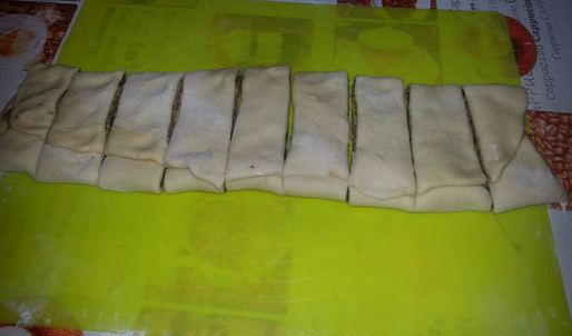 булочки с грецкими орехами и корицей