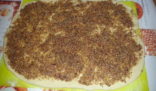 булочки с грецкими орехами и корицей