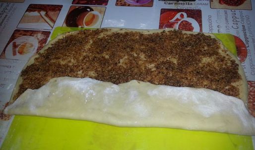 булочки с грецкими орехами и корицей