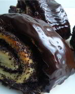 Булочки с изюмом и маком