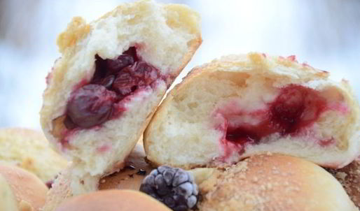 булочки с вишней