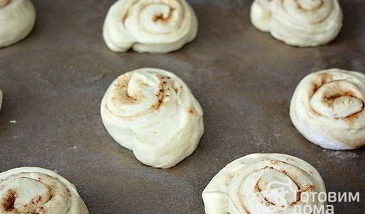 булочки-улитки с корицей и грецким орехом
