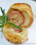 Чесночно-розмариновые булочки с беконом и сыром