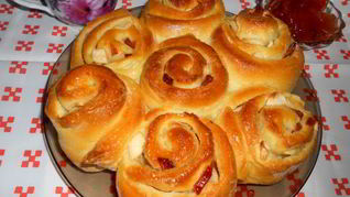 Булочки с изюмом