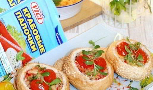 хрустящие булочки с яйцом и крабовыми палочками