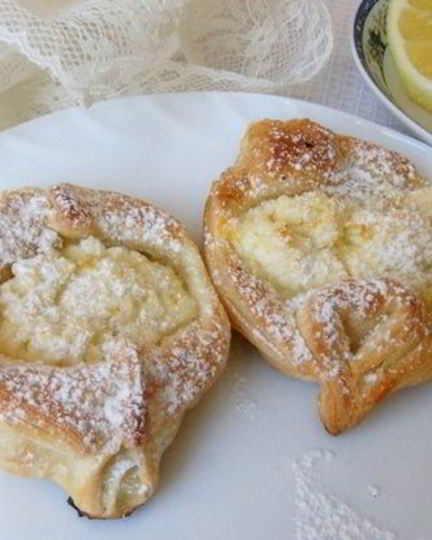 Рецепт лимонных ватрушек на слоеном тесте