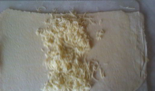 очень сырные булочки-рулетики