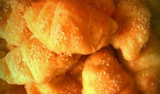 очень сырные булочки-рулетики