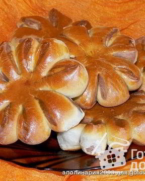 Плюшки цветы из двойного теста