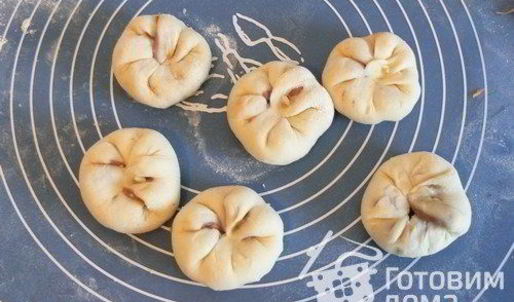 плюшки цветы из двойного теста