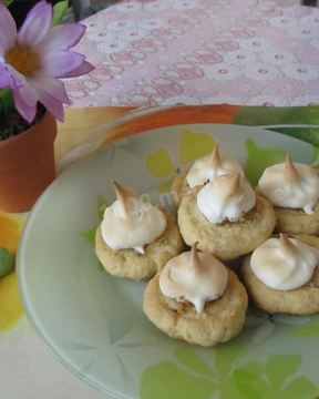 Птифуры Ватрушки с белковым кремом