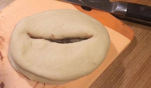 сдобные булочки с шоколадной пастой