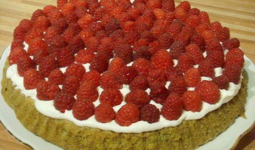 сдобные заливные булочки с глазированным яблоком