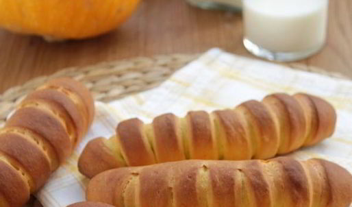 воздушные тыквенные булочки на сгущенке