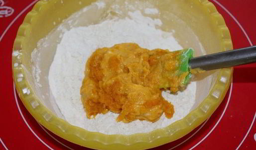 воздушные тыквенные булочки на сгущенке