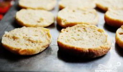 запеченные булочки с тунцом и сыром