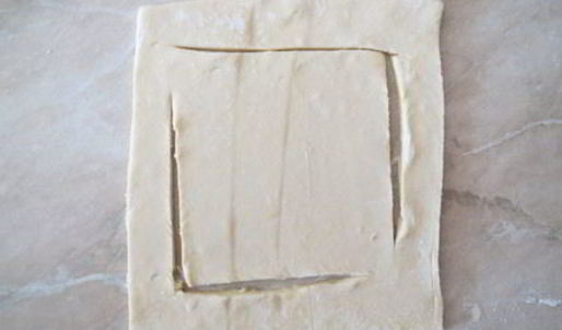 быстрые слойки с рикоттой и персиками