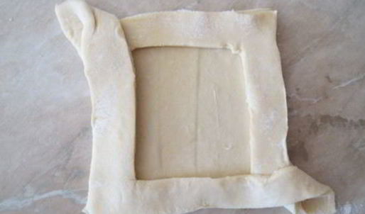 быстрые слойки с рикоттой и персиками